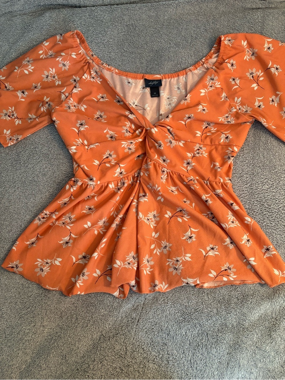 Daytrip Peplum Twist Flutter Sleeve Top Blouse Medium Floral